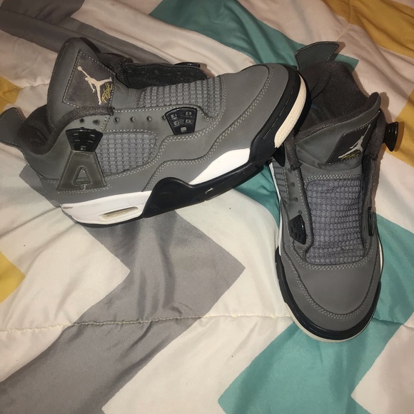 Jordan 4s - Picture 2 of 4